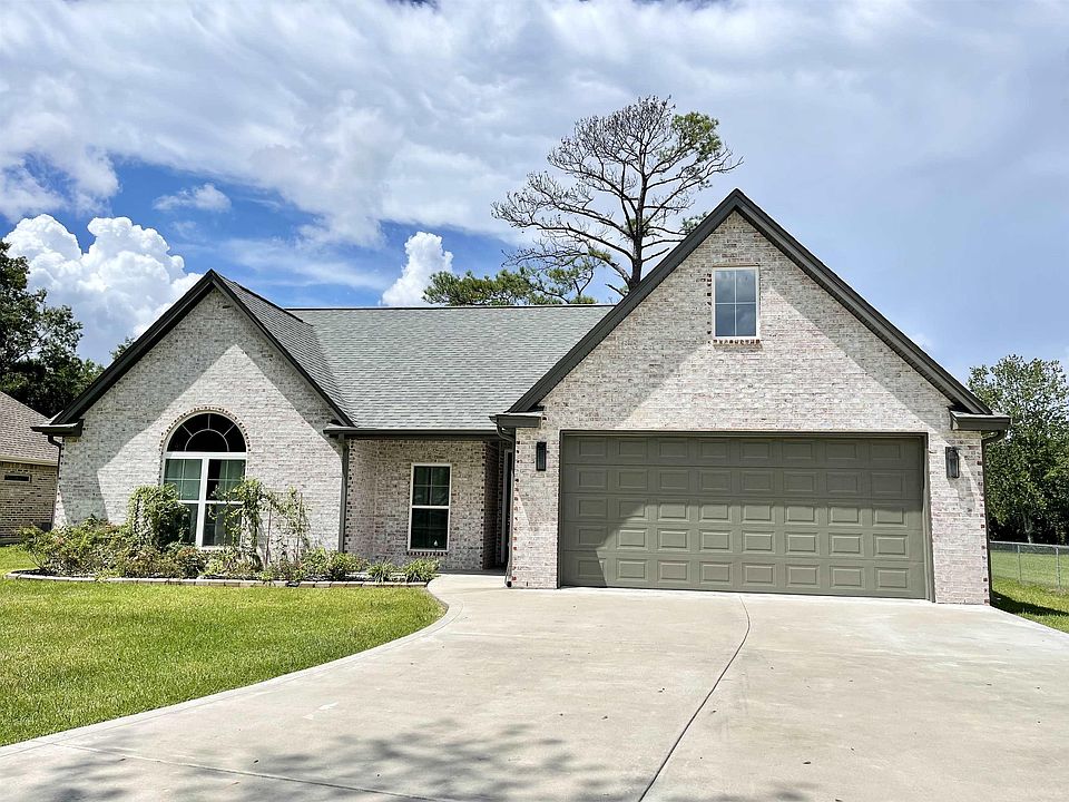 1st image of 835 Highland Dr
