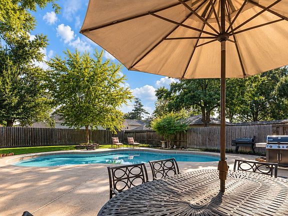 5th image of 15814 Crystal Brook Dr