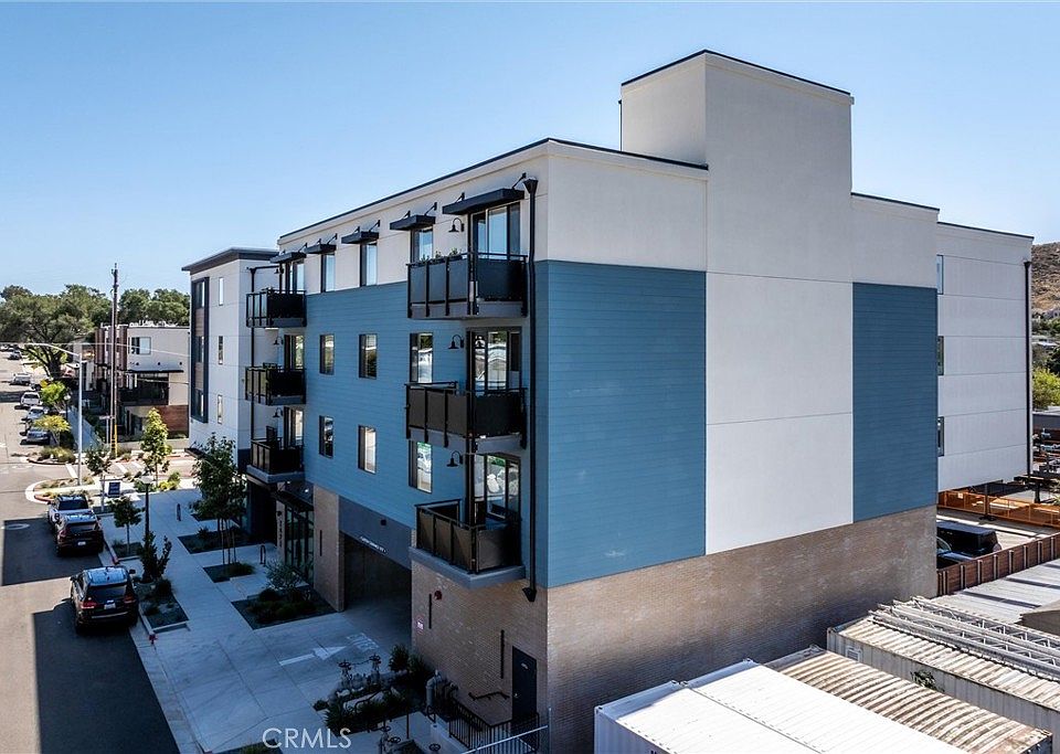 1st image of 2475 Victoria Ave #310