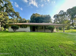 60 Pinemount Rd, Natchez, MS 39120