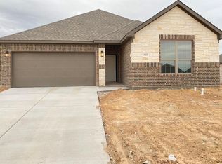 1823 W Westhill Dr, Cleburne, TX 76033