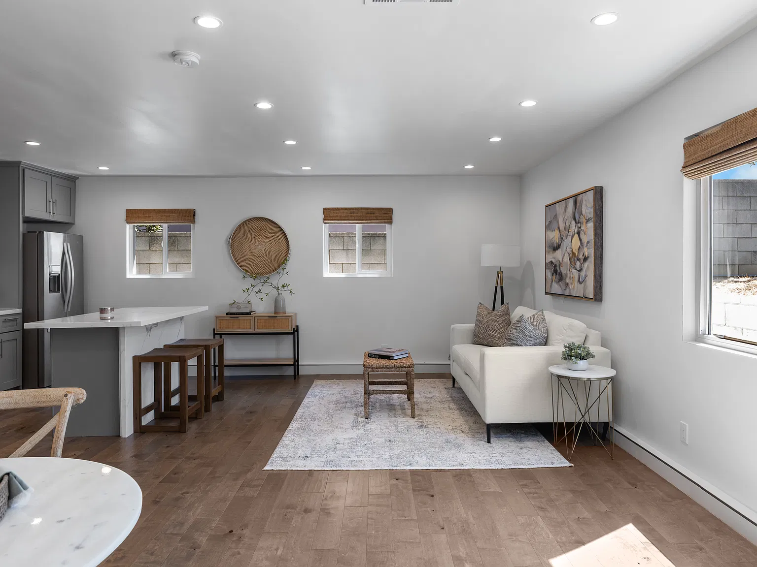 2 bed, 720 sqft, $2,650 — Photo 2