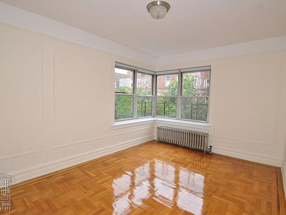 4th image of 4115 46th St APT 5A