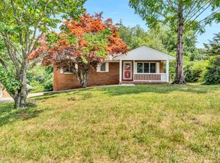 7109 Plantation Rd, Roanoke, VA 24019