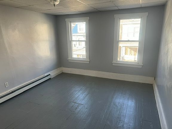 4th image of 808 E Dewart St