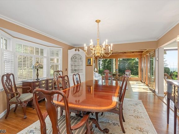 5th image of 1407 Chapel Hill Rd