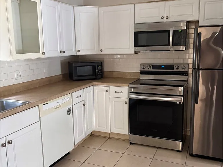 102 Oak Dr — Photo 3