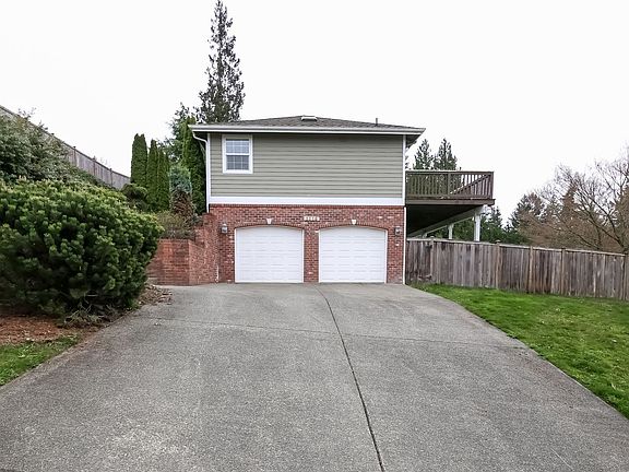 3rd image of 3118 15th Ave SE