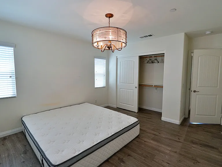 3176 E Olympic Dr — Photo 8
