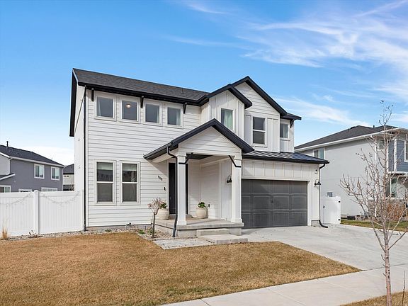 2nd image of 135 N Sunrise Ranch Dr