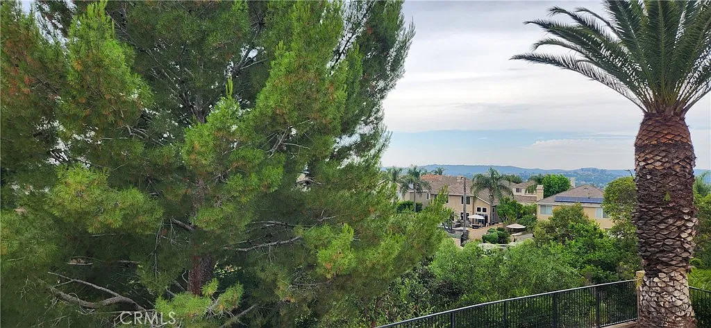 5 bed, 2763 sqft, $5,500 — Photo 4
