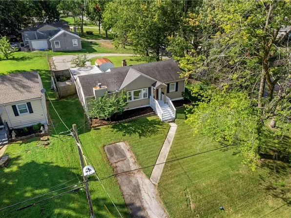 10401 E 35th St S, Independence, MO 64052