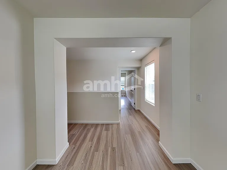 1315 W 15th Ave — Photo 11