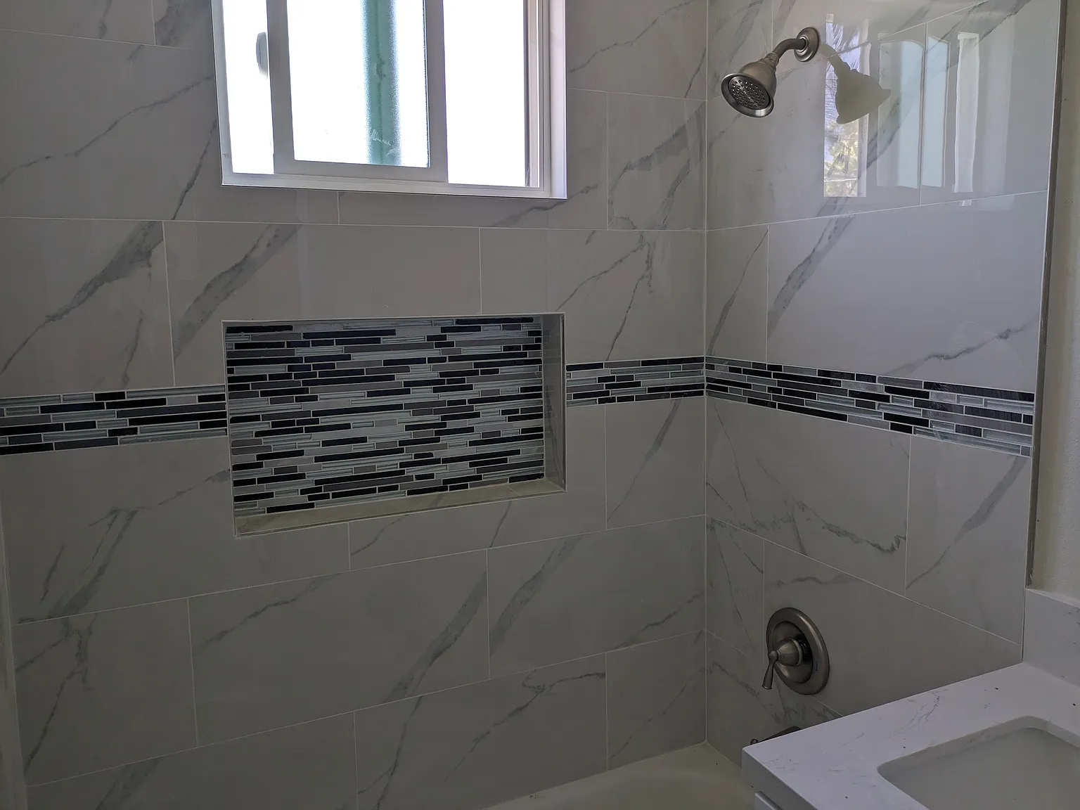 1 bed, 600 sqft, $2,400 — Photo 2