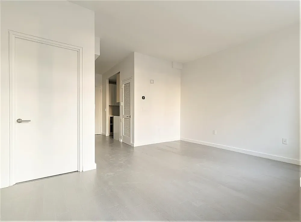 101 West End Avenue — Photo 2