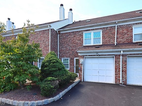 5th image of 25 Tisbury Ct