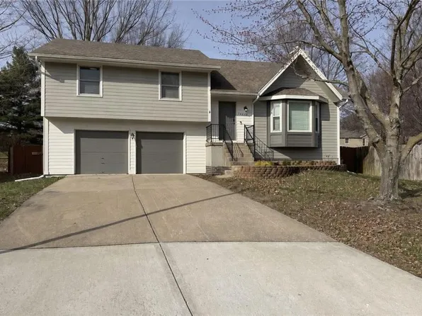 10809 W 76th St, Shawnee, KS 66214