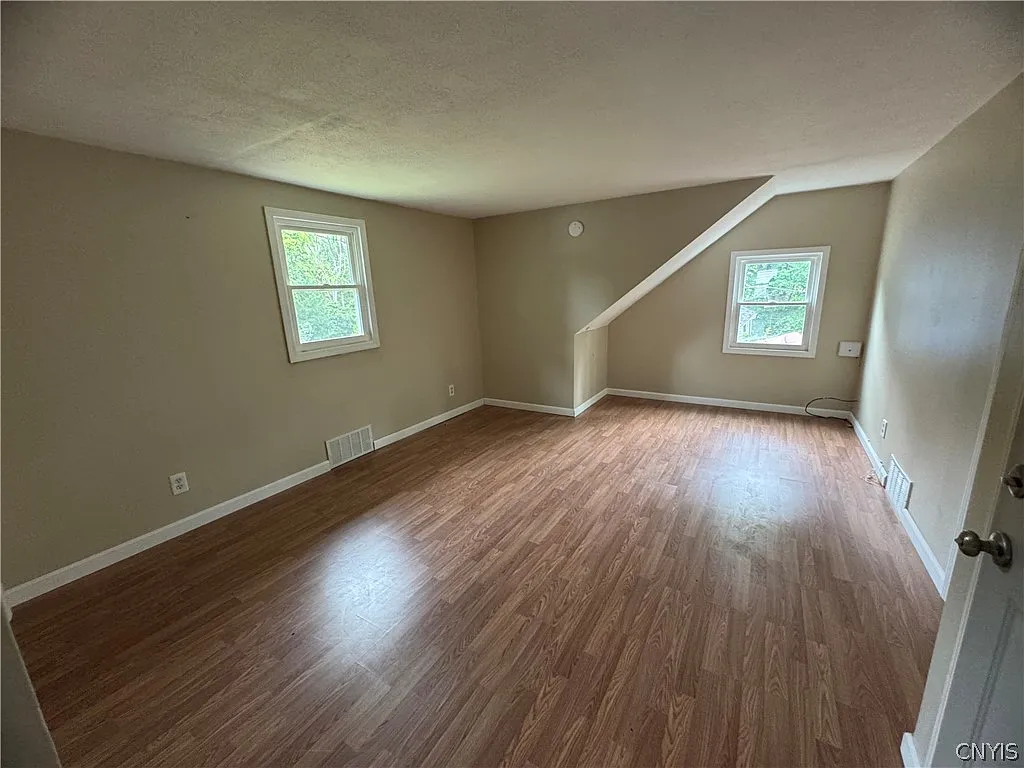 2 bed, 1.0 bath, 650 sqft, $1,500 — Photo 4