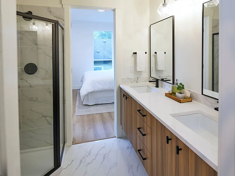 303 - 140 Sacramento Townhomes — Photo 11