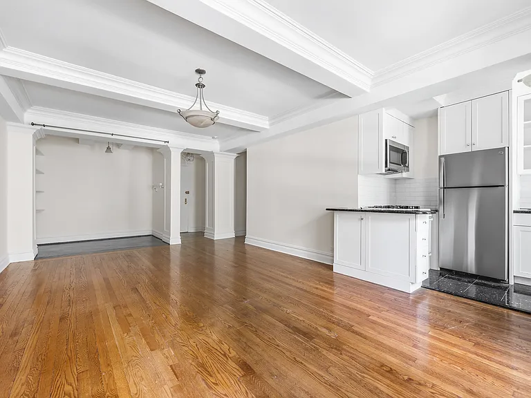 333 W 56th St #3C — Photo 2