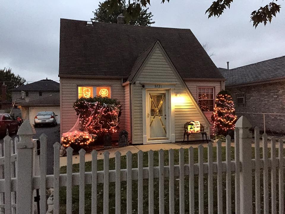 1st image of 5721 W 90th St