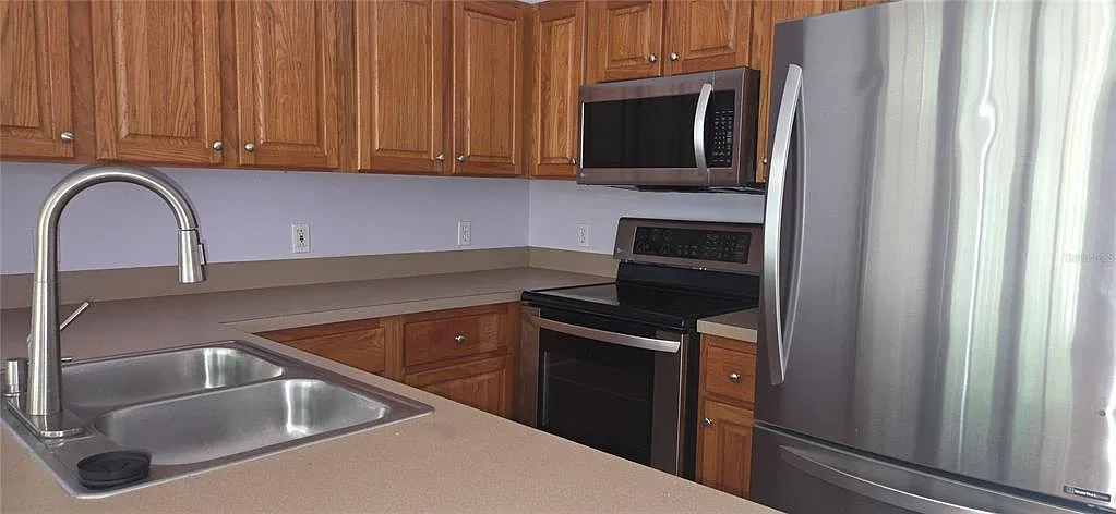 2 bed, 2.0 bath, 1098 sqft, $2,000 — Photo 2