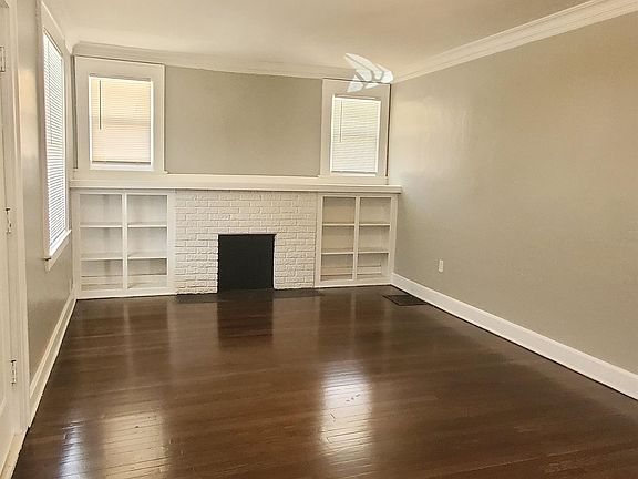 3rd image of 3915 Norton Ave