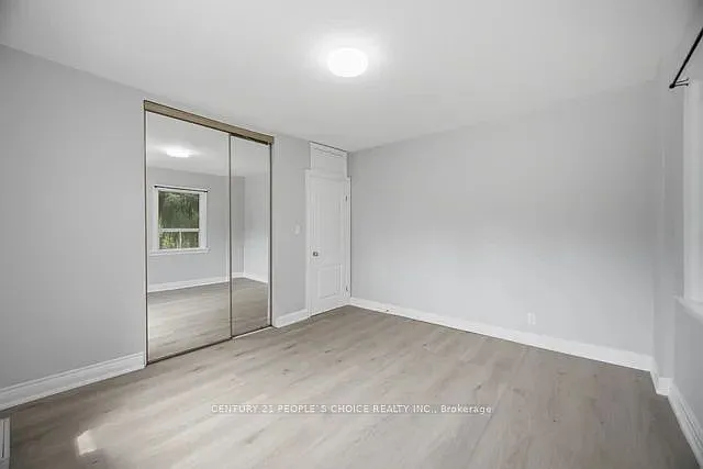 249 Burnhamthorpe Rd #-MAIN — Photo 26