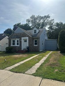 49 S Baldwin Place, Massapequa, NY, 11758