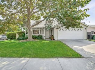 2700 Pinnacles Dr, Modesto, CA 95358
