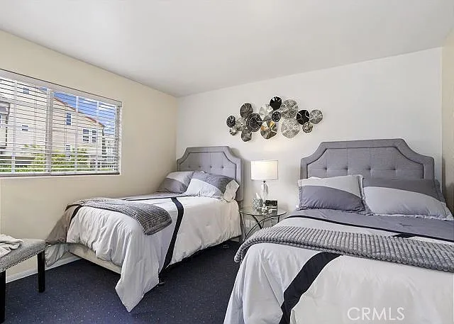 498 Park Ave — Photo 8