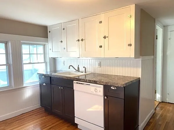 Kitchen with dishwasher