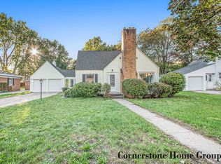 215 S Lake Ave, Spring Lake, MI 49456