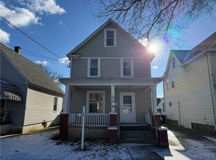 2021 Grand Ave, Niagara Falls, NY 14301