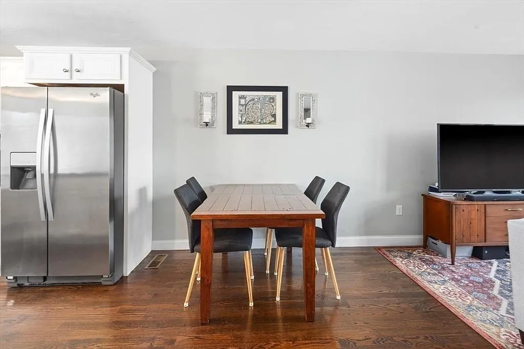 1 Paradise Ln — Photo 2