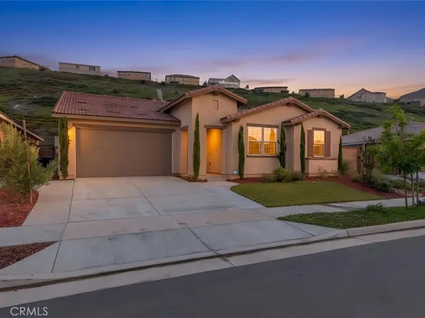 2690 Santa Fiora Dr, Corona, CA 92882