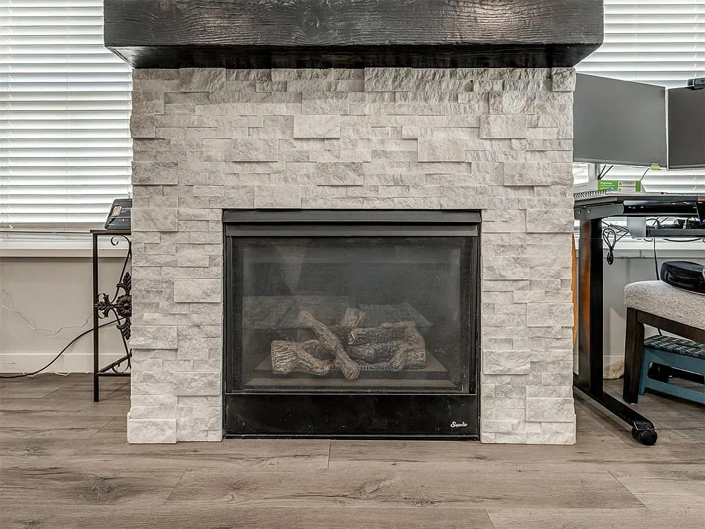 2 bed, 1233 sqft, $1,895 — Photo 4