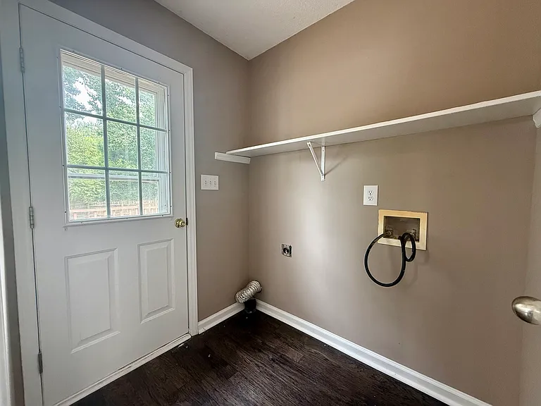 903 Delham Rd — Photo 14