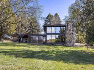 3538 Light Pink Rd, Louisville, TN 37777
