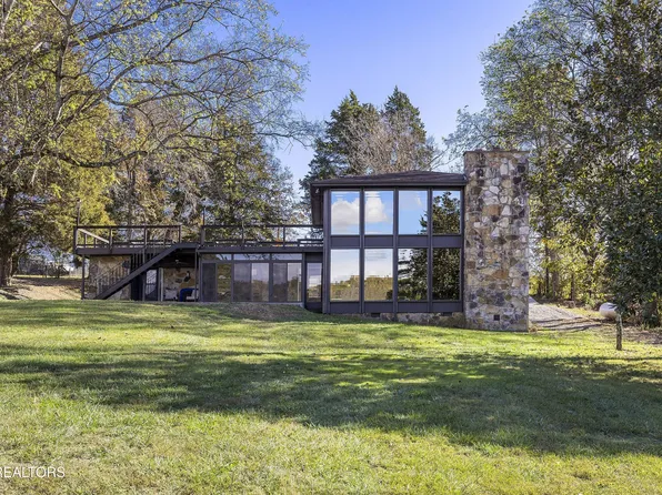 3538 Light Pink Rd, Louisville, TN 37777