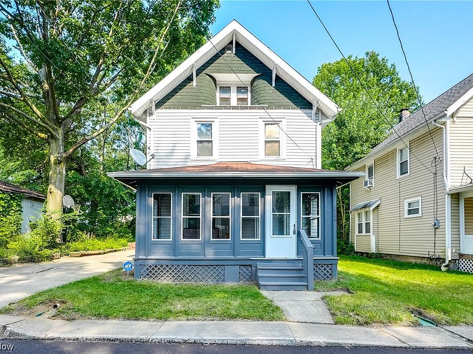 1st image of 121 Simon Dr