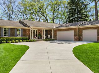 305 Lakes Edge Dr, Oxford, MI