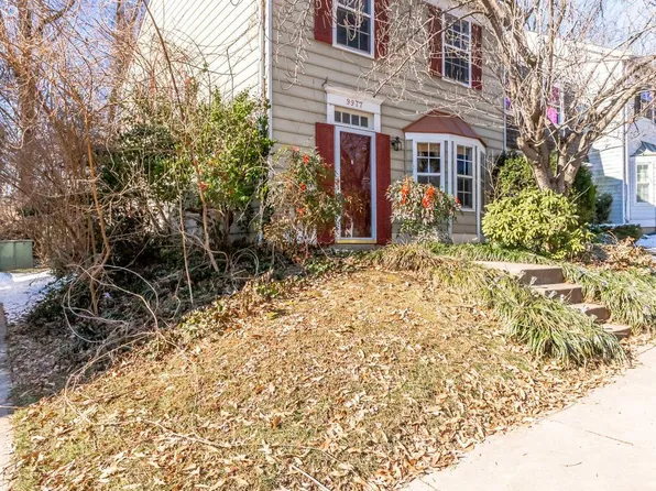 9977 Capperton Dr, Oakton, VA 22124