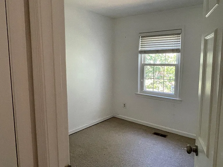 510 S Veitch St — Photo 7