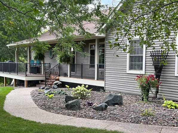 28768 Olympic Trl, Lindstrom, MN 55045