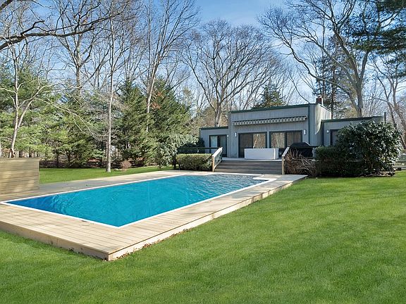 2nd image of 19 N Cape Ln