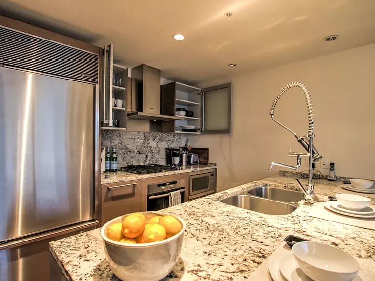 1111 Alberni St #2907 — Photo 7