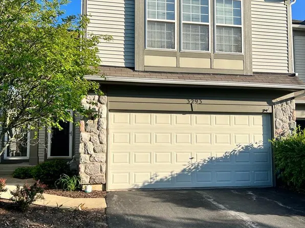 3293 Cremin Ln, Aurora, IL