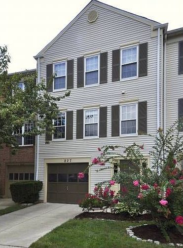 1st image of 827 Ivy League Ln