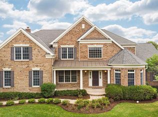 33 Olympic Dr, South Barrington, IL 60010